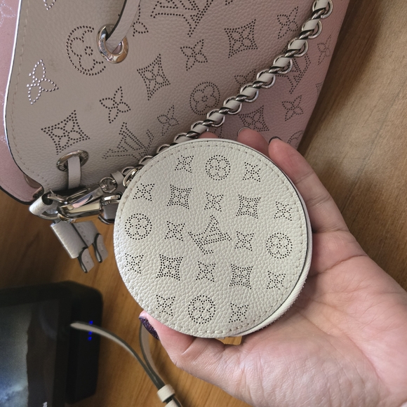 Louis Vuitton Deg Rose Bella Mahina Set - Picture 10 of 15